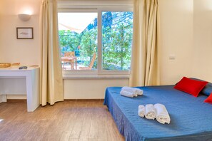 1 Schlafzimmer, Bügeleisen/Bügelbrett, Reisekinderbett, kostenloses WLAN