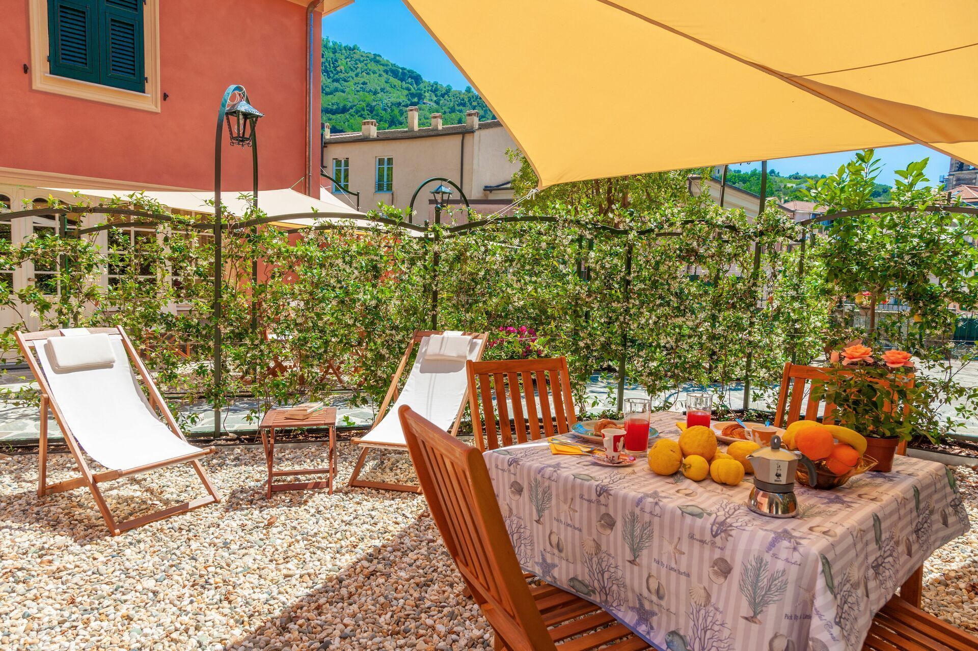 تناول الطعام بالخارج