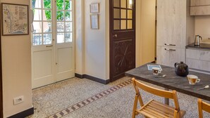 Unclassified image, 3 of 44, button - TOTANO, apartment for 3, with terrace, 200m from beach, in Levanto centre (Levanto)