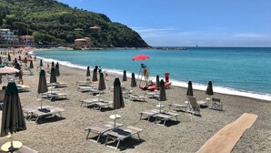 Unclassified image, 5 of 44, button - TOTANO, apartment for 3, with terrace, 200m from beach, in Levanto centre (Levanto)