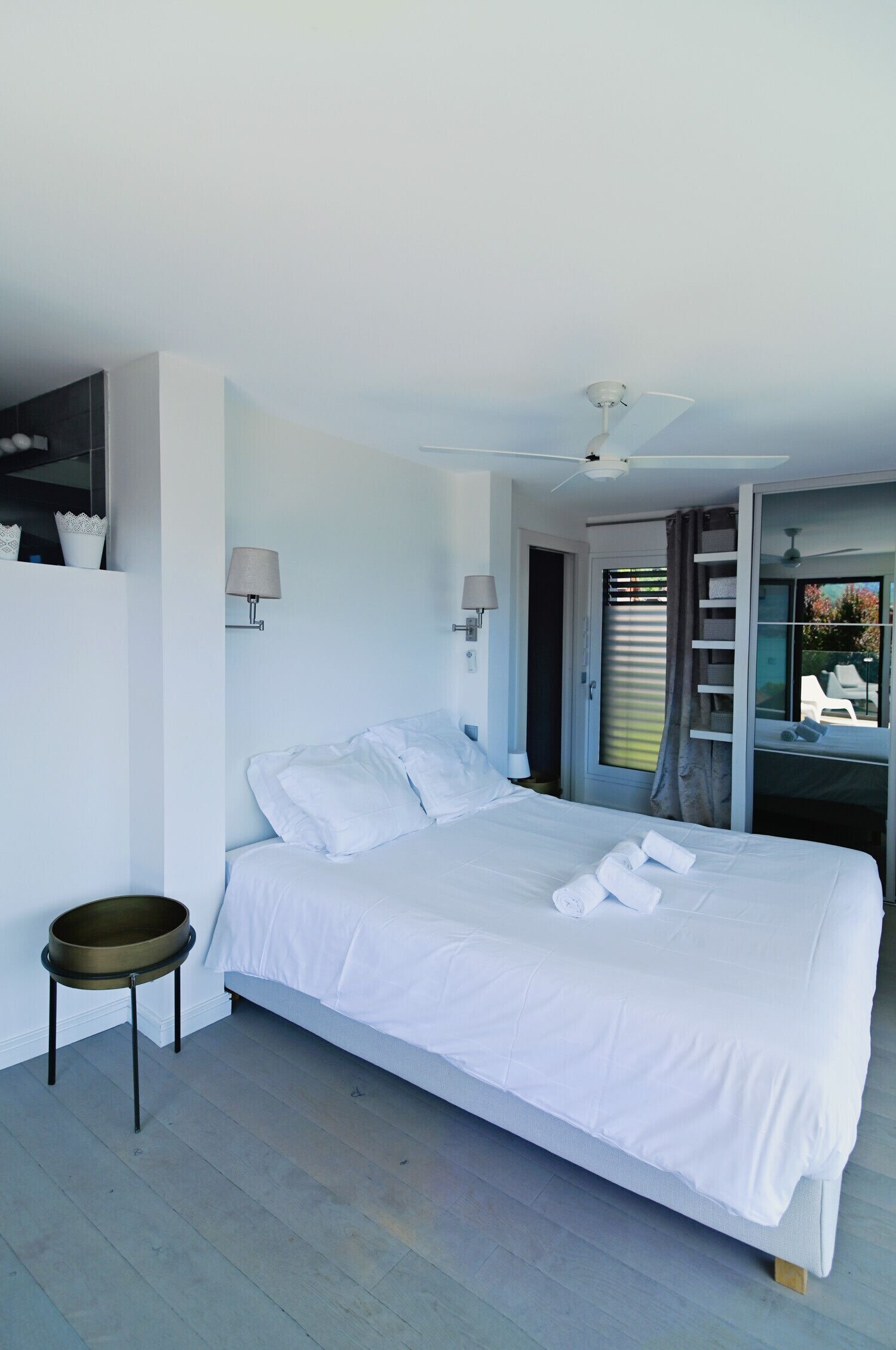 4 slaapkamers, een strijkplank/strijkijzer, wifi, beddengoed