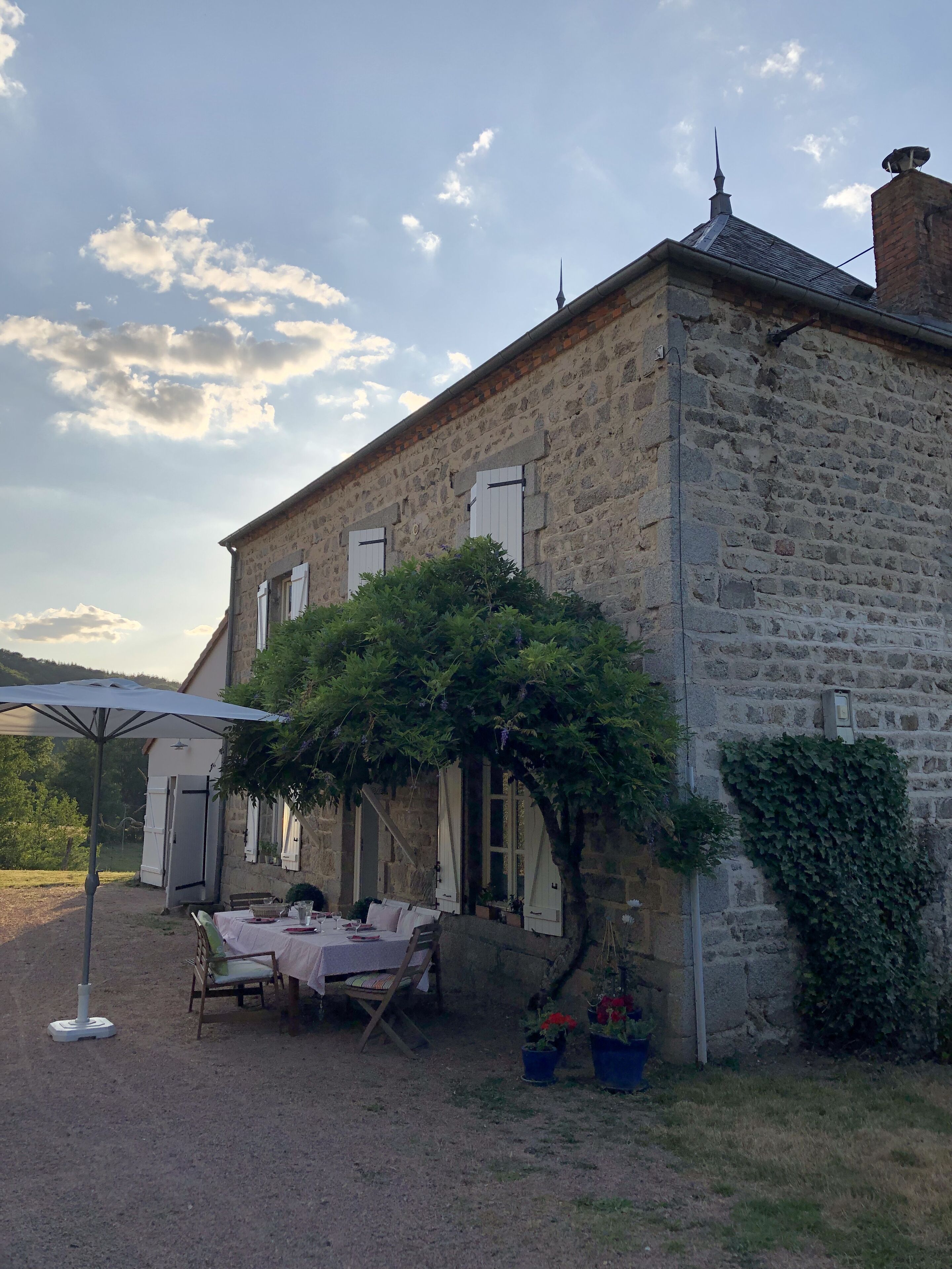 Le devant de la maison