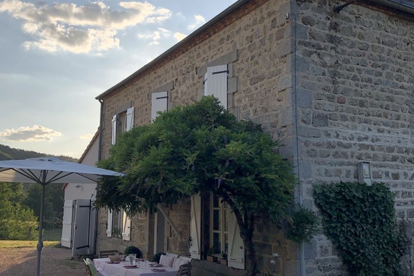 Le devant de la maison