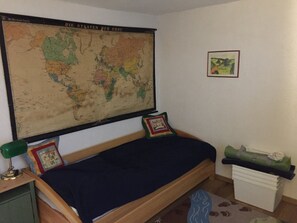 2 bedrooms, iron/ironing board, travel crib, free WiFi - Fisherman's house with a view (Kamminke)
