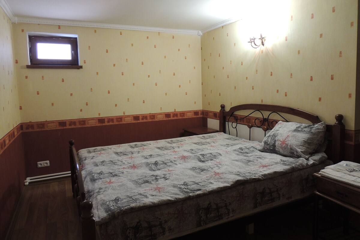 Deluxe Triple Room | Blackout drapes, soundproofing, iron/ironing board (on request)
