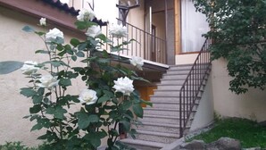 Property entrance - Popock City Center (Yerevan)