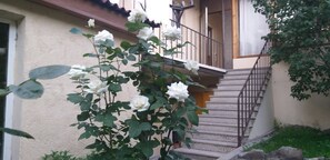 Entrée de l’hébergement