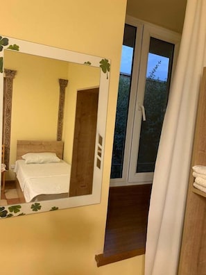 Quarto casal ou duplo luxo | Cortinas blackout, quartos à prova de som, ferros/tábuas de passar roupa