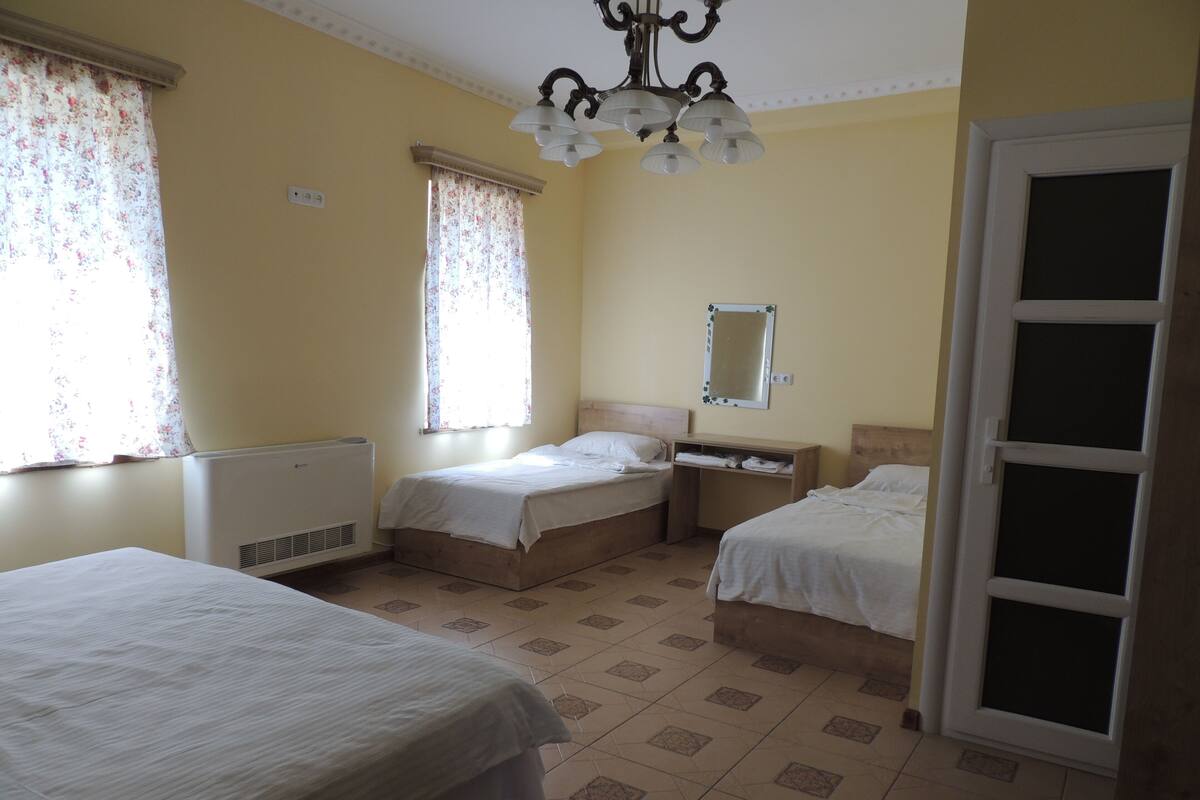 Basic Quadruple Room | Blackout drapes, soundproofing, iron/ironing board (on request)