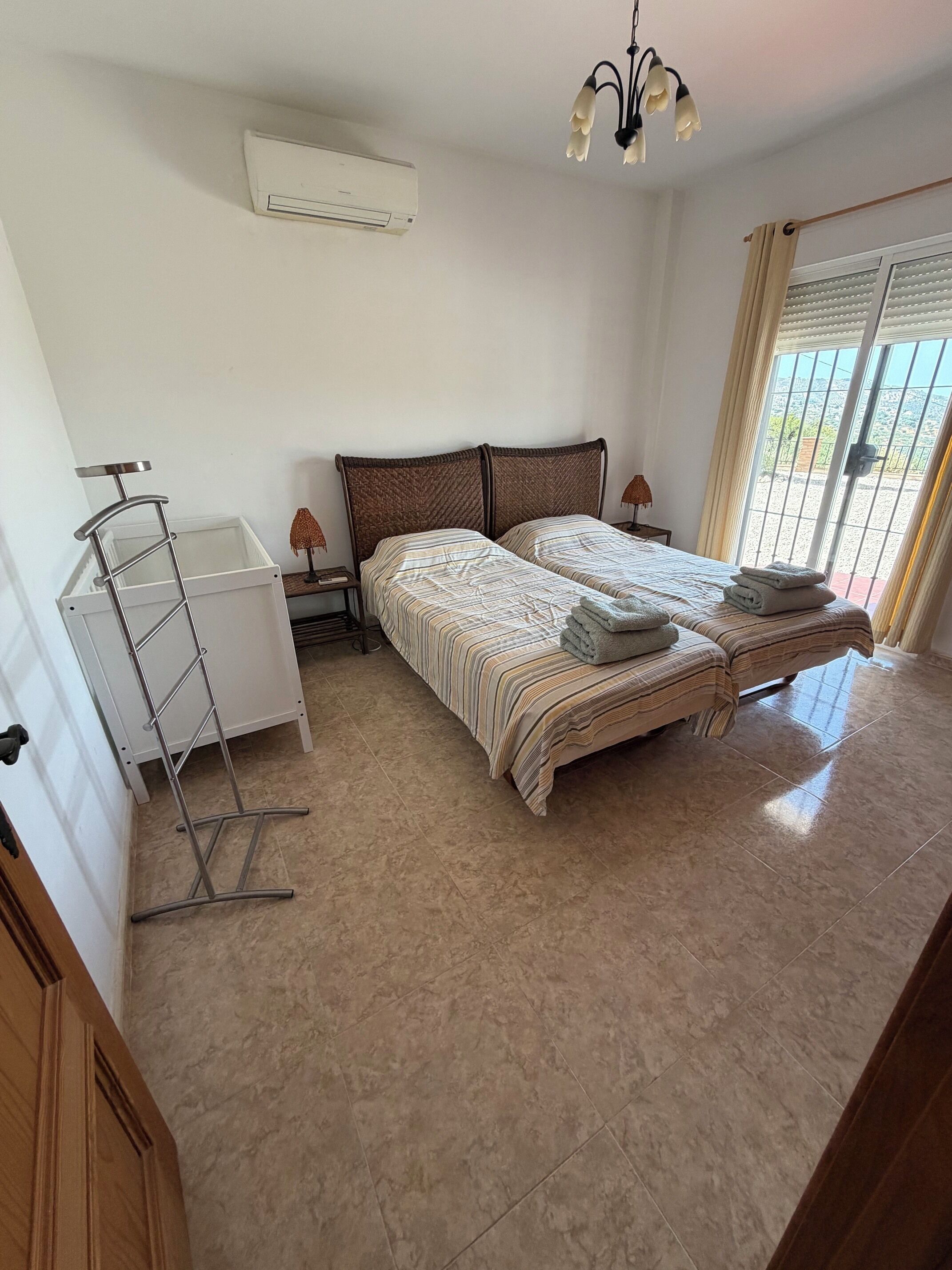 3 bedrooms, in-room safe, iron/ironing board, travel crib