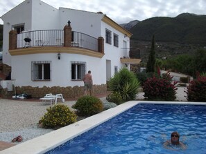 Piscina externa, piscina aquecida