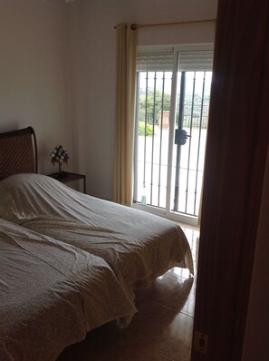 3 多间卧室、客房内保险箱、熨斗/熨衣板、旅行婴儿床