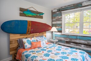 3 slaapkamers, een strijkplank/strijkijzer, gratis wifi, beddengoed