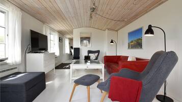 Fernseher, Kamin, Stereoanlage