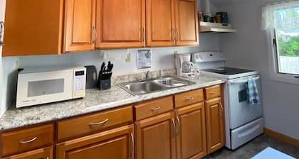 York Beach Ocean View 2-Bedroom Cottage at the Heart of Long Sands Beach