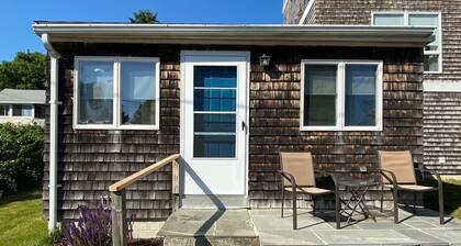 York Beach Ocean View 2-Bedroom Cottage at the Heart of Long Sands Beach
