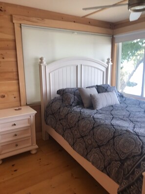 3 bedrooms, in-room safe, desk, iron/ironing board
