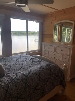 3 chambres, coffres-forts dans les chambres, bureau