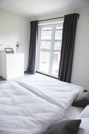 2 bedrooms, Tempur-Pedic beds, individually decorated