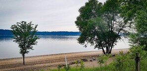 Beach - This camper cabin with attached bathroom makes the perfect summer camp retreat! (Stockholm)
