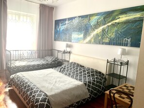 2 sovrum, strykjärn/strykbräda, resesäng och gratis wi-fi