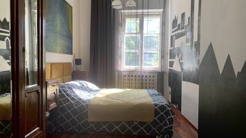 2 bedrooms, iron/ironing board, travel cot, free WiFi