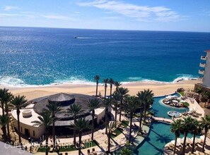On the beach, beach towels - Luxury Pacific Ocean Front Suite, Cabo San Lucas (Cabo San Lucas)