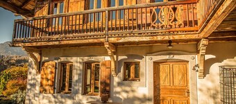 Beautiful chalet, private garden, hot-tub, 2 minutes' walk to Samoens centre