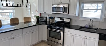 Luxury Lavallette beach block home steps from ocean! Sleeps 13
