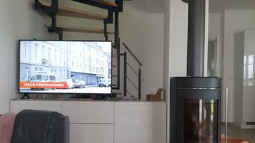 Réfrigérateur, micro-ondes, plaque de cuisson, lave-vaisselle