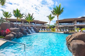 Piscina all'aperto, una piscina riscaldata