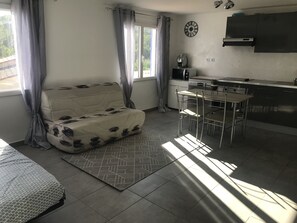 Interior - Seaside studio in La Couronne (Martigues)