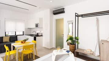 Junior Apartment, 1 Bedroom, Non Smoking | Living area