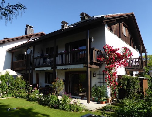 Neue Ferienwohnung zw. Bad Tölz und Tegernsee bis 4 Personen