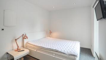 1 bedroom, travel crib, free WiFi