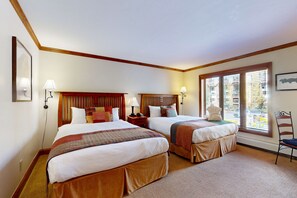 Iron/ironing board, Internet, bed sheets