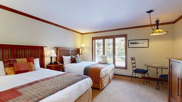 Strykejern/-brett, internettilgang og sengetøy