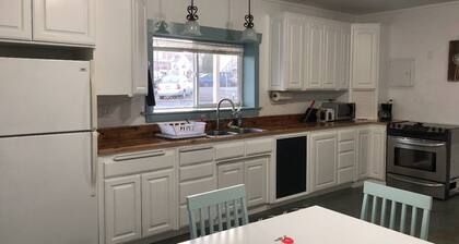 Stylish Downtown Hidden Gem (Studio)