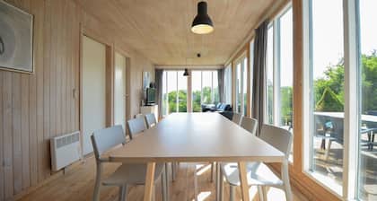 Beautiful home in Allingåbro with WiFi