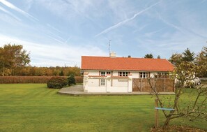 Property grounds - 3 bedroom beautiful home in Spøttrup (Spøttrup)