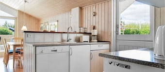 2 bedroom amazing home in Hemmet