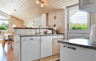 2 bedroom amazing home in Hemmet