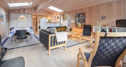 Amazing home in Thisted with kitchen