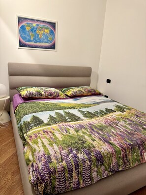 1 bedroom, iron/ironing board, WiFi, bed sheets - CHRISTINE HOUSE (Alassio)