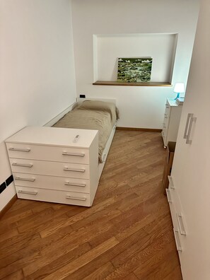 1 bedroom, iron/ironing board, WiFi, bed sheets - CHRISTINE HOUSE (Alassio)