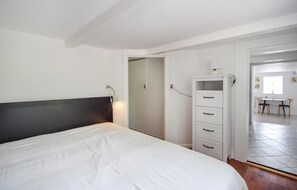 1 bedroom, travel crib, free WiFi