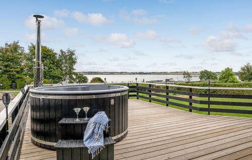 Amazing home in Roslev with WiFi