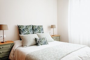 2 chambres, fer et planche Ă repasser, Wi-Fi gratuit, draps fournis