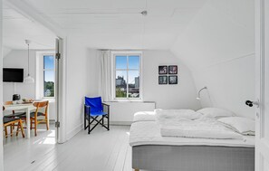 2 bedrooms, free WiFi
