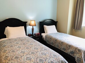 2 bedrooms, iron/ironing board, WiFi, bed sheets - DT Whitehorse Deluxe 2 Bedroom Condo (Whitehorse)